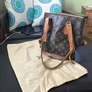 Authentic Louis Vuitton Bucket Bag